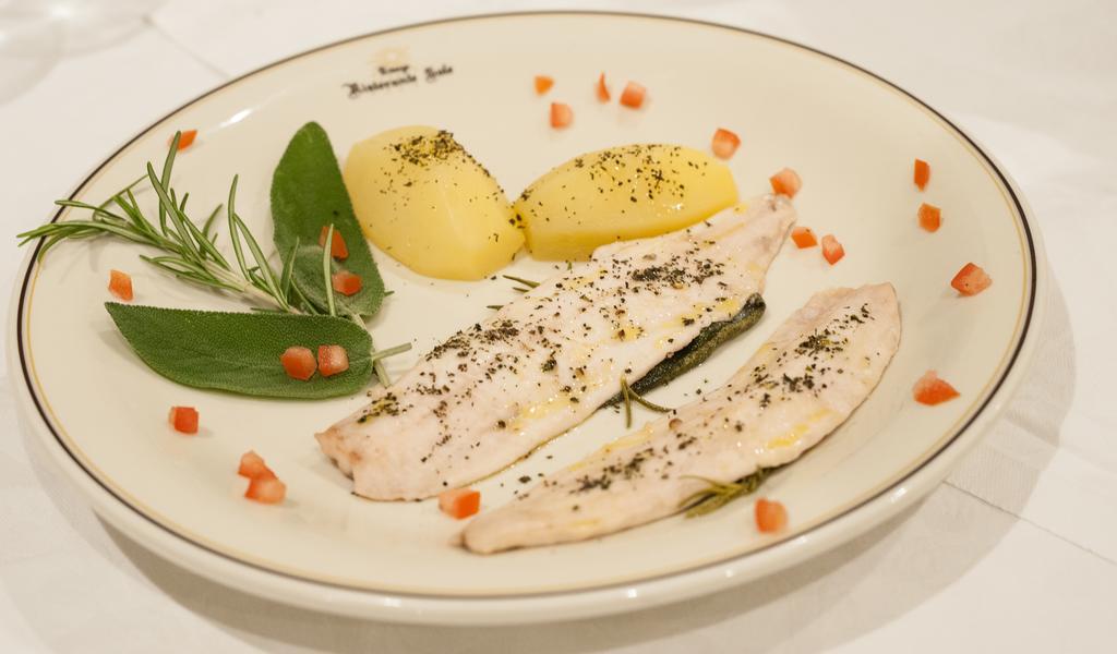 Albergo Sole Mariano Comense Exteriör bild