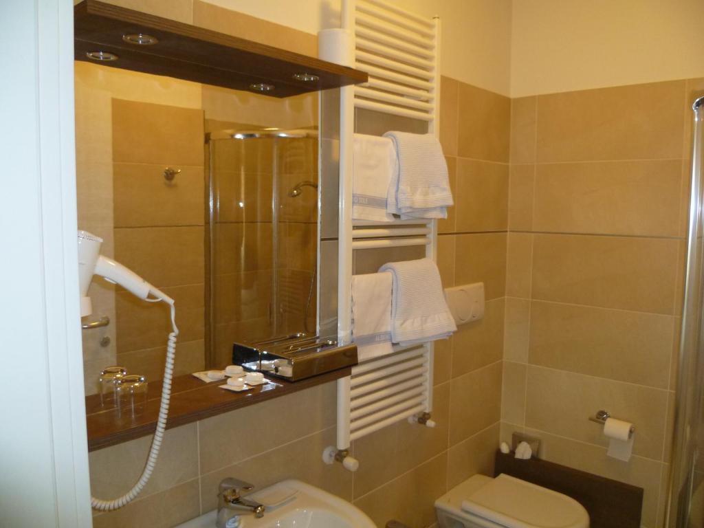 Albergo Sole Mariano Comense Rum bild
